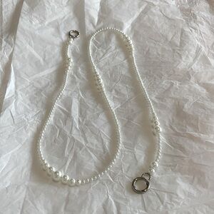 Metal threaded pearl bag strap